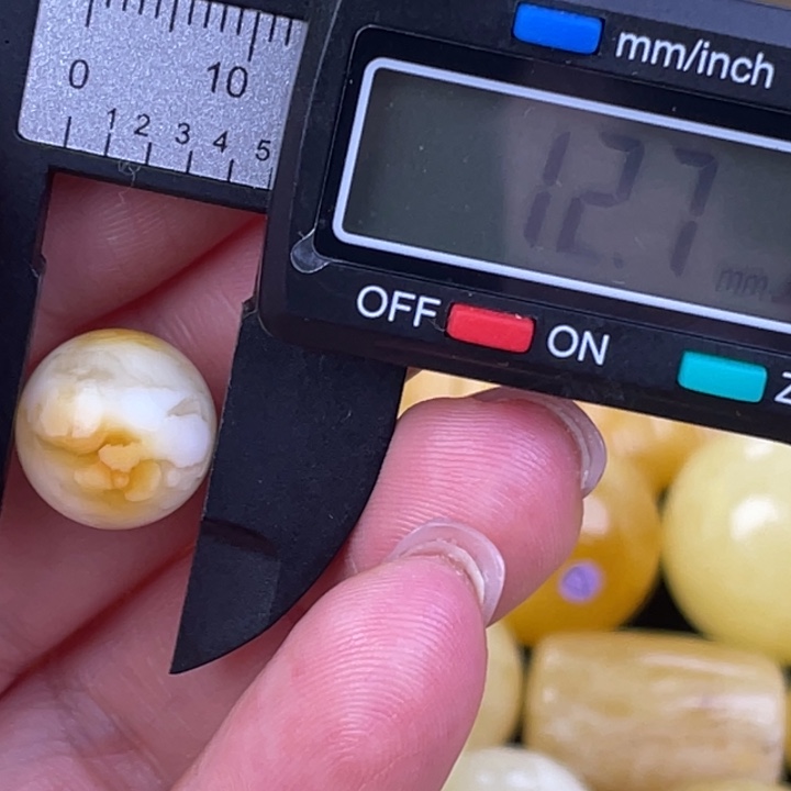 蜜蜡未镶嵌裸石1370