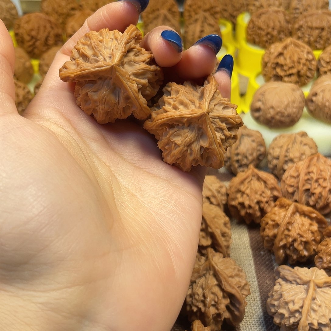 啊***坤吊坠文玩核桃盘山三棱