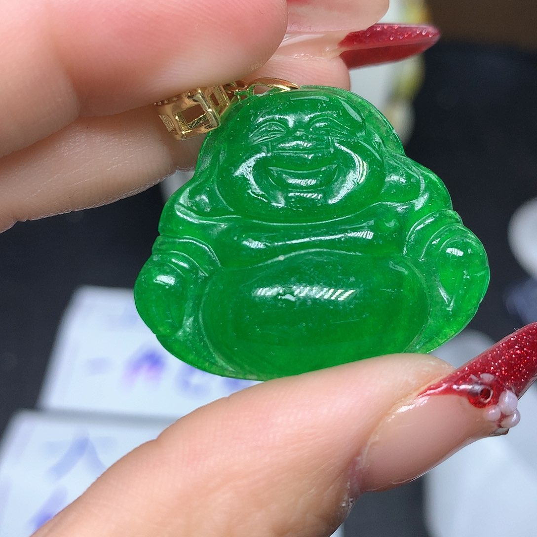 翡翠吊坠(赠链)未镶嵌