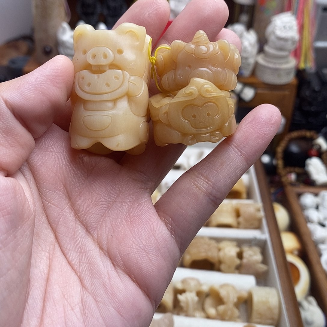 鹿骨把件C****桃c36骨笛跑环三个