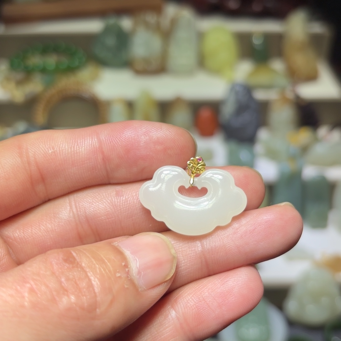 和田玉18K金镶嵌颈饰