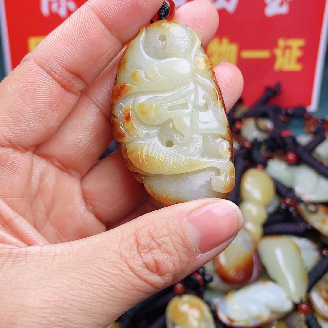 和田玉颈饰未镶嵌