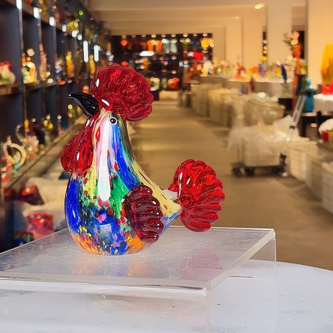 琉璃手工艺品琉璃岛上有个叫小白山