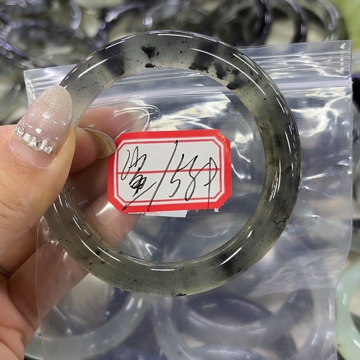 鲨****蛇纹石玉未镶嵌手镯