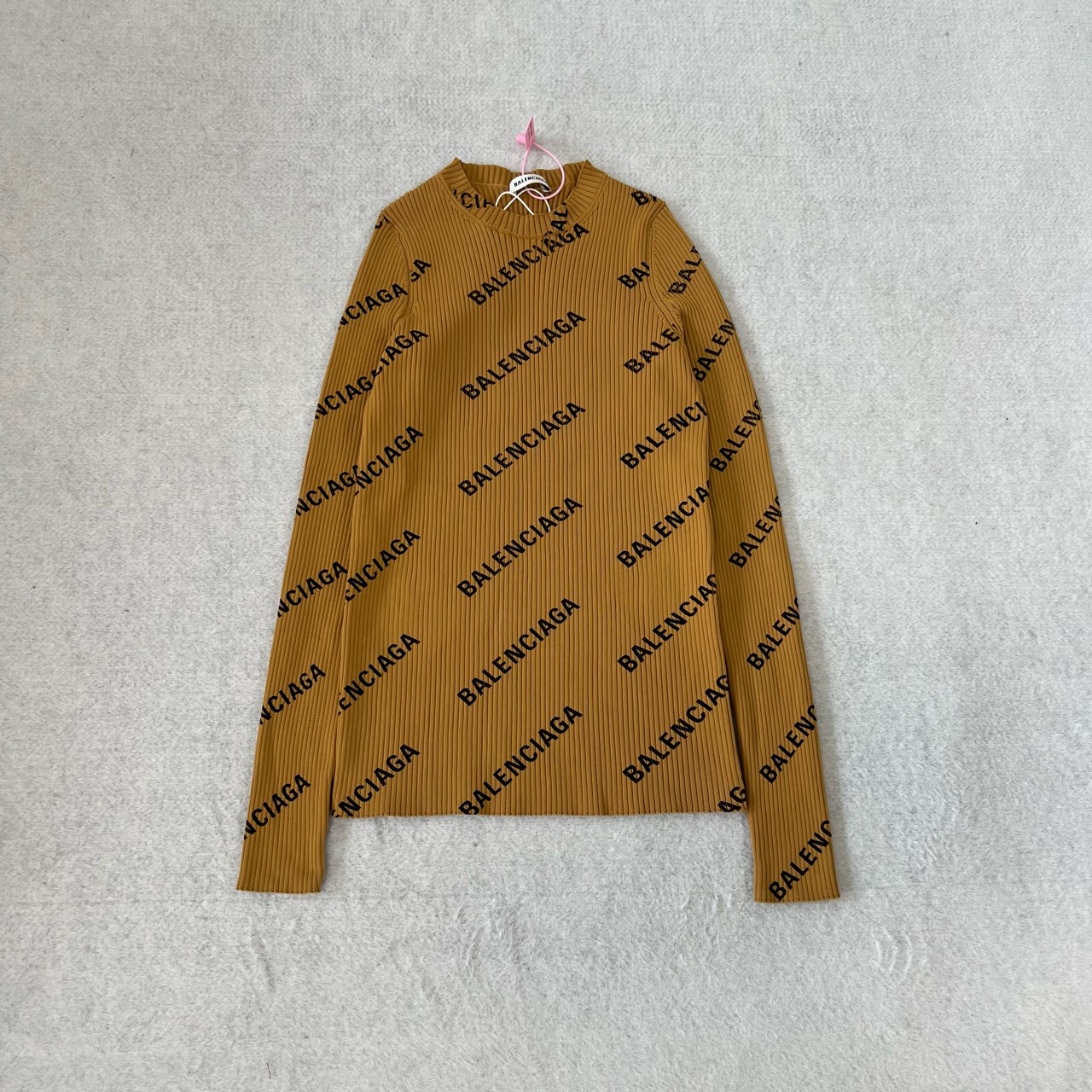 99新 AMIPARIS 巴黎世家 弹幕针织上衣