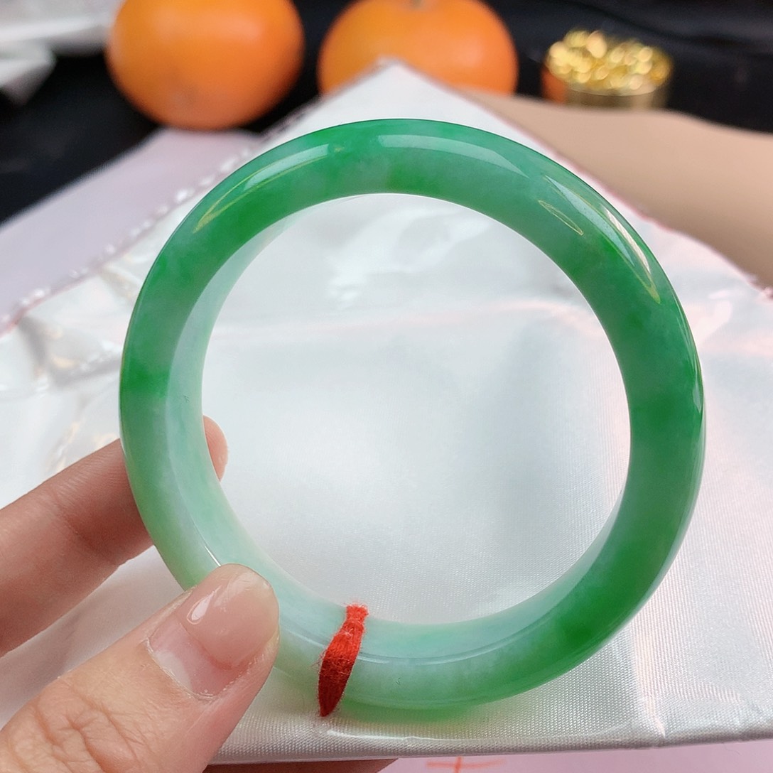 翡翠手镯未镶嵌56圈2368