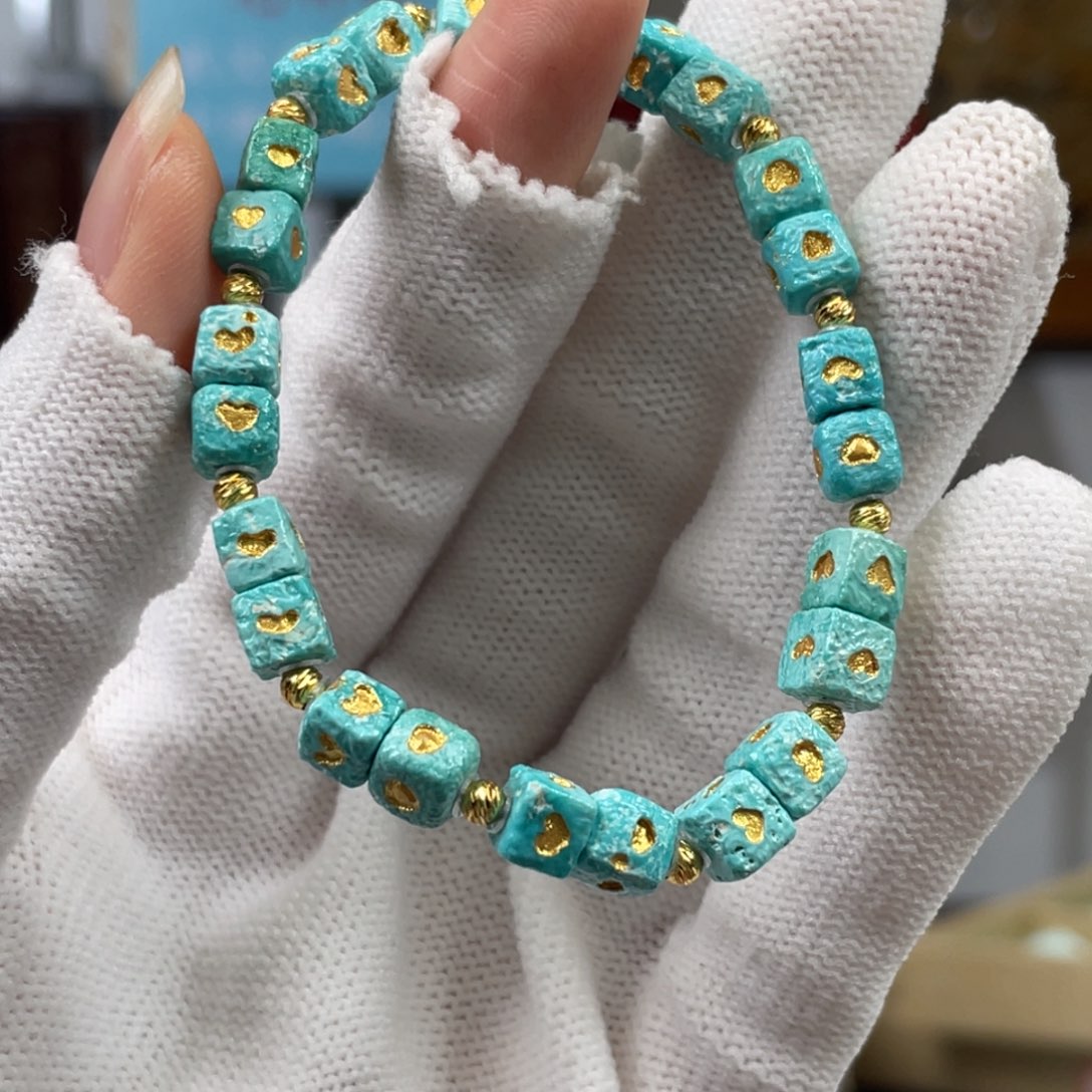 绿松石未镶嵌挂件