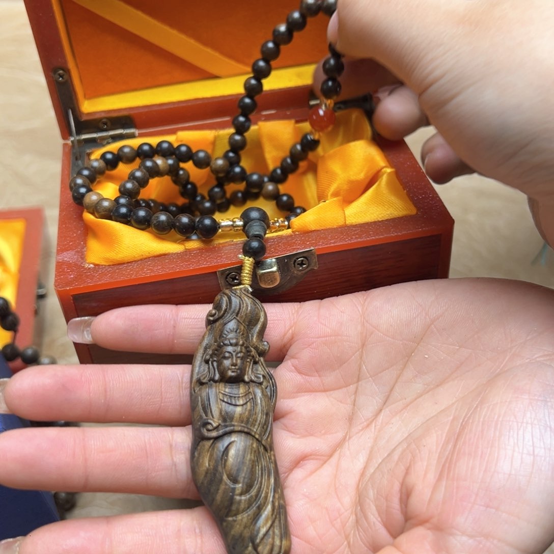 大叶紫檀（黑酸枝木类）