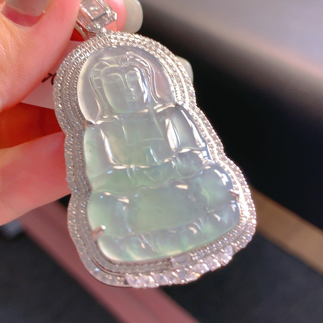 翡翠颈饰未镶嵌翡翠