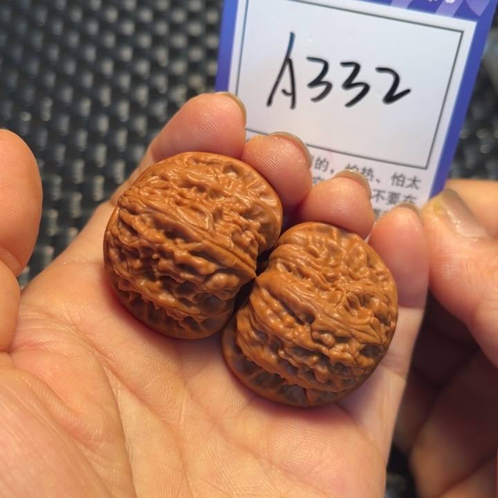 文玩核桃把件36狮子A332