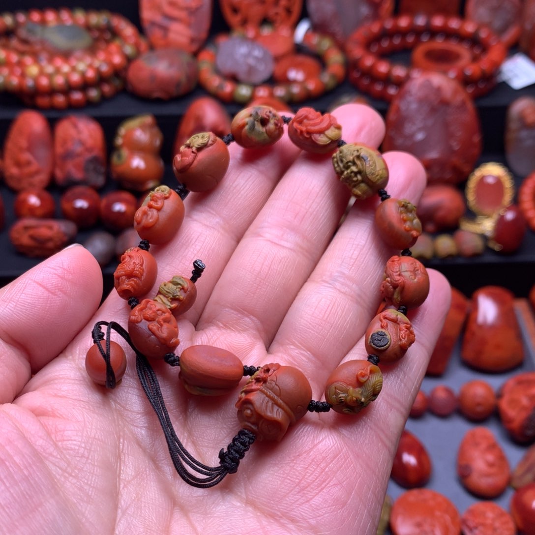 南红玛瑙雕刻手串未镶嵌少**强