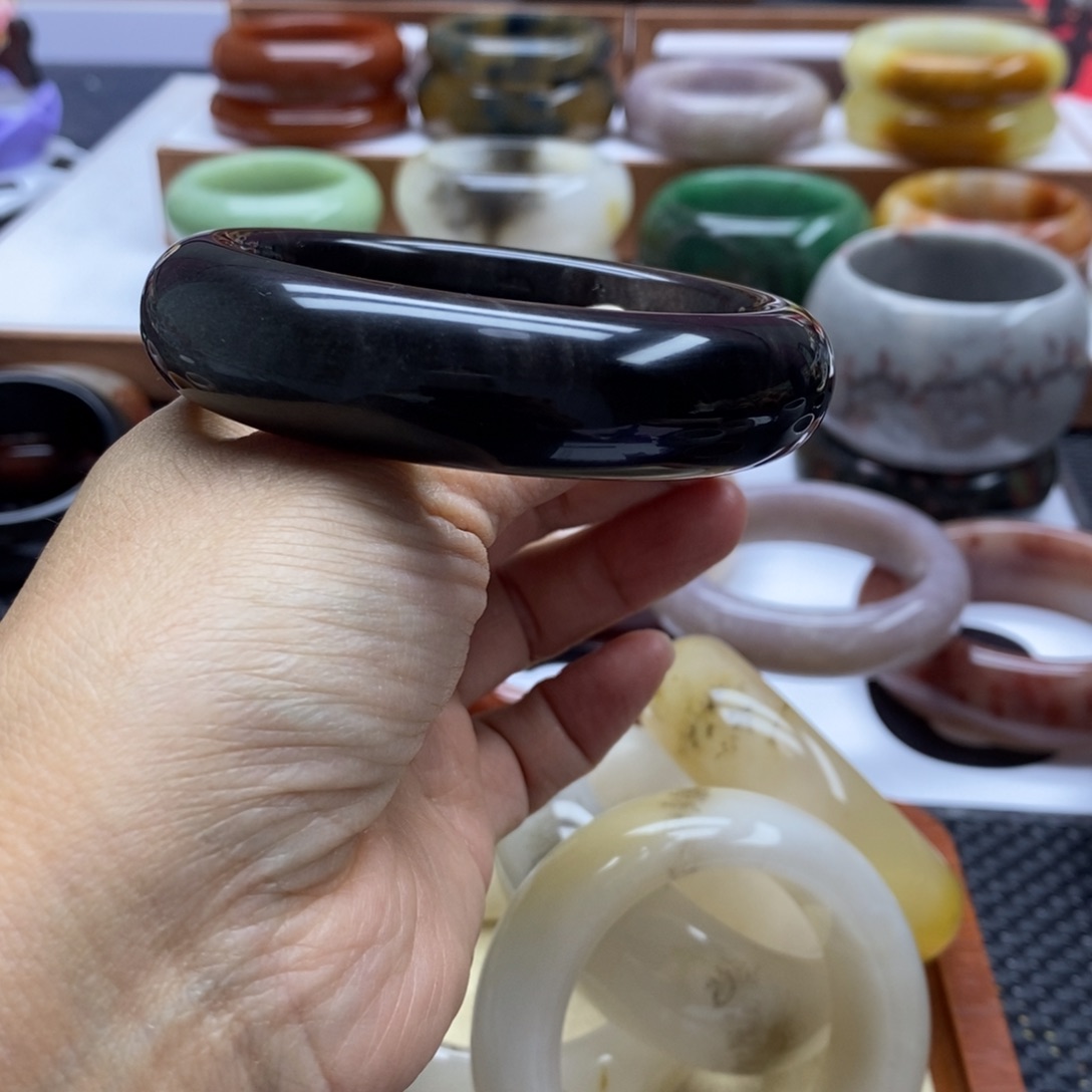 石英质玉手镯未镶嵌无*