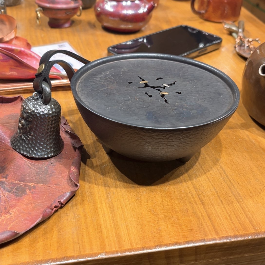 复古三青鼎壶承手工锻打工艺