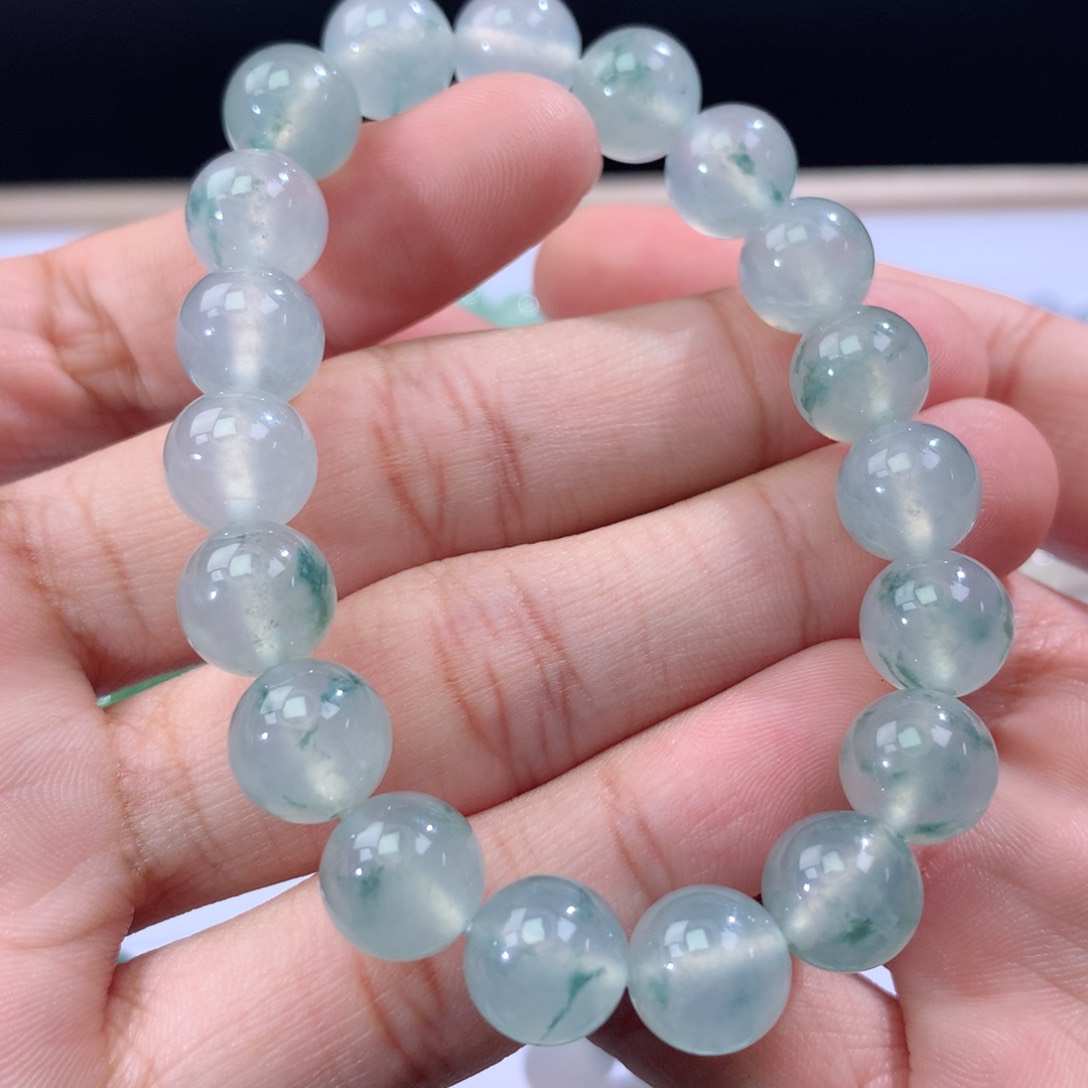 翡翠手链未镶嵌翡翠