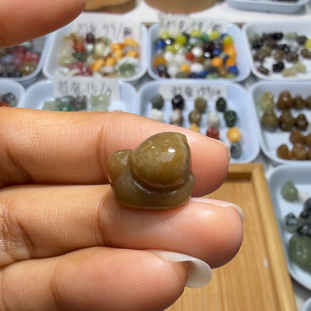 去***虾和田玉未镶嵌珠宝奇石