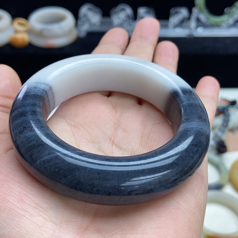【闪购商品】石英质玉手镯52未镶嵌卡**啦