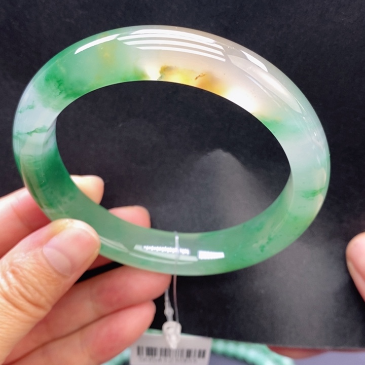 石英质玉未镶嵌手镯