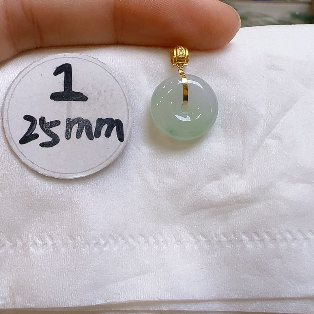 翡翠颈饰18K金镶嵌翡翠