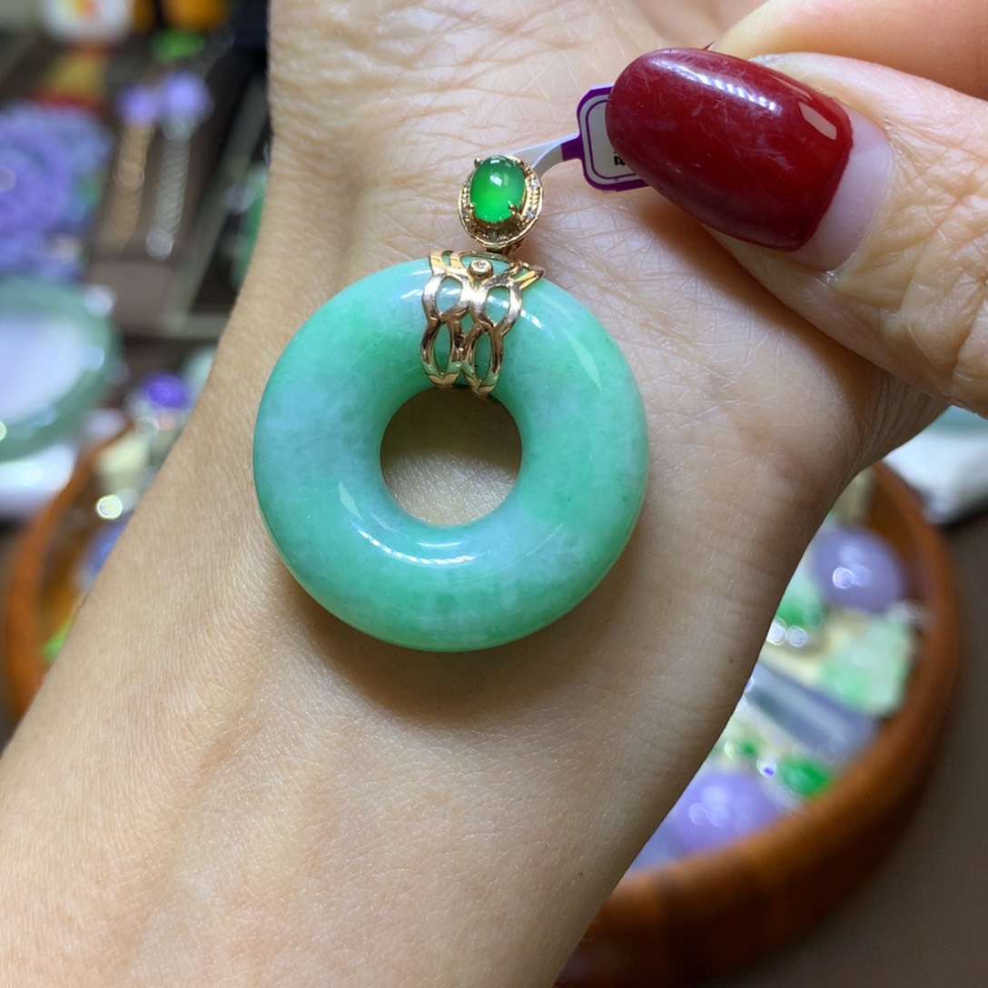 【闪购商品】翡翠颈饰18K金镶嵌翡翠