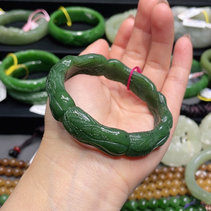 和田玉手镯56+圈口 编号52未镶嵌