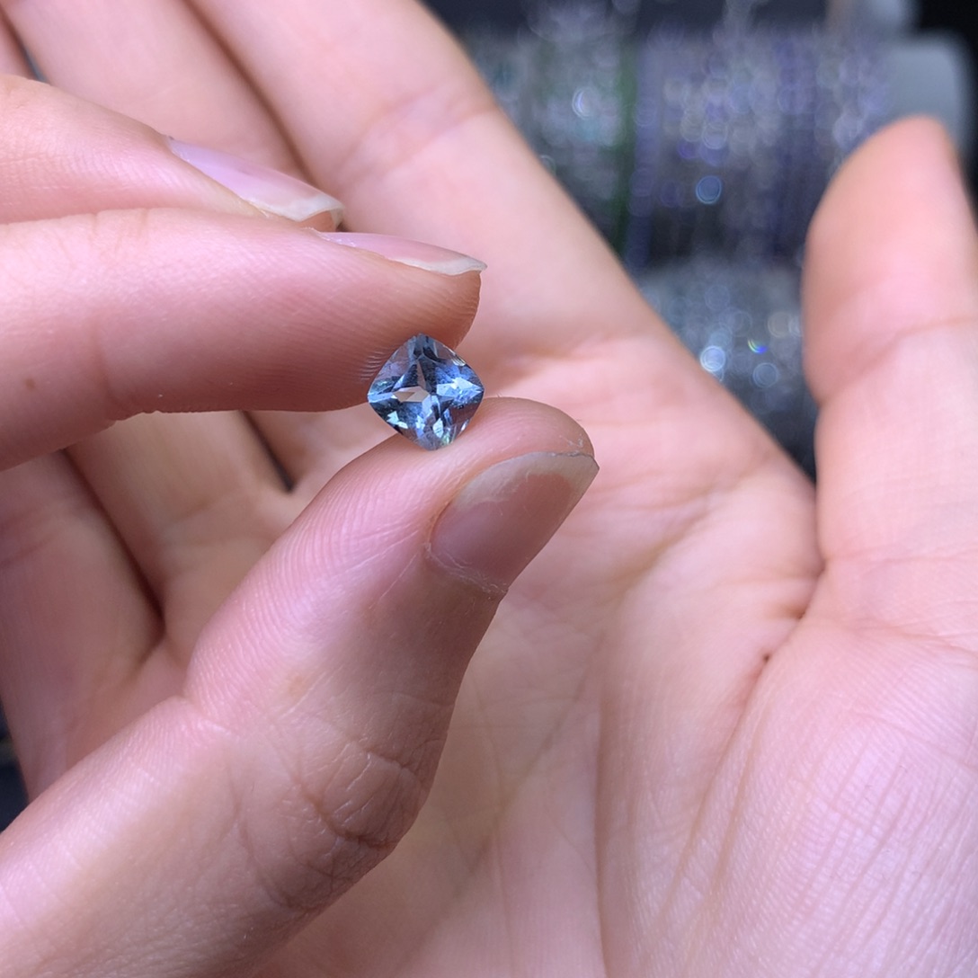 海蓝宝石裸石未镶嵌