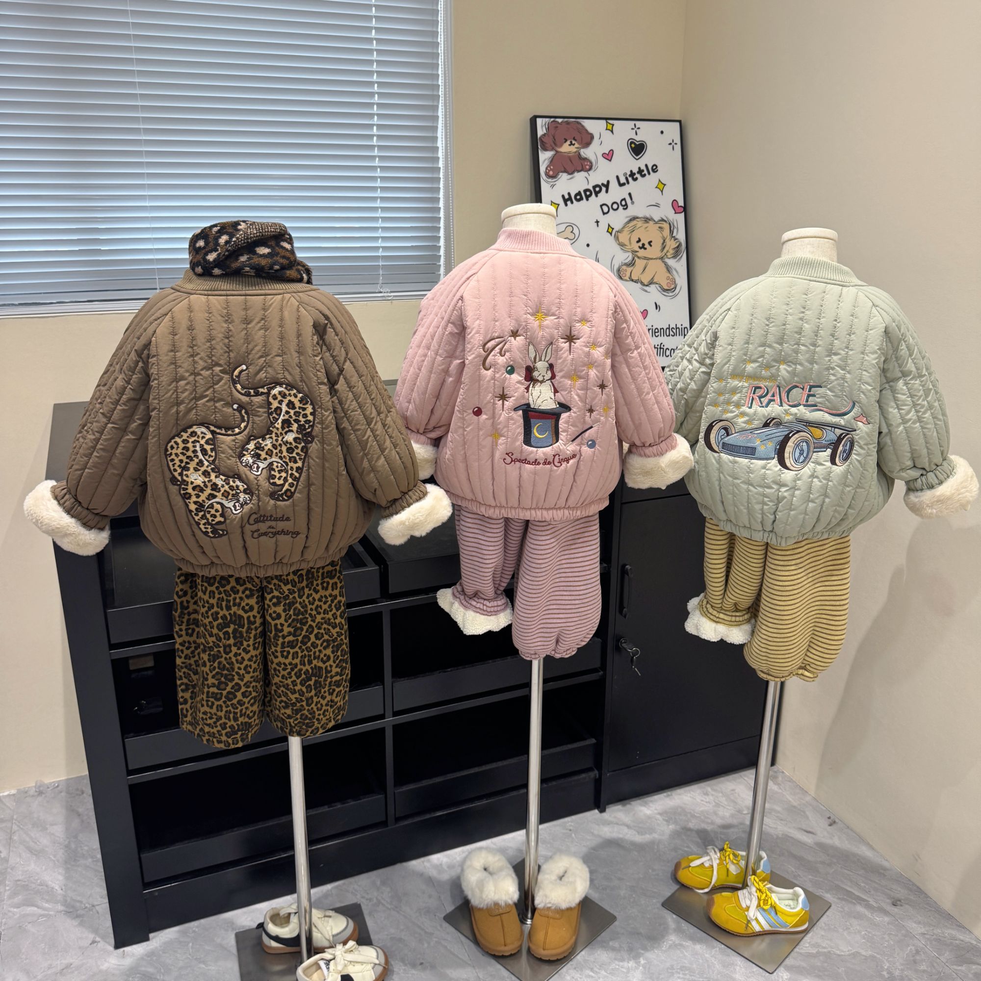 刺绣卡通棉衣女童2025冬款夹棉加厚兔毛内里长袖夹克外套D5-136