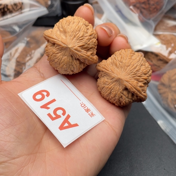 文玩核桃吊坠核桃