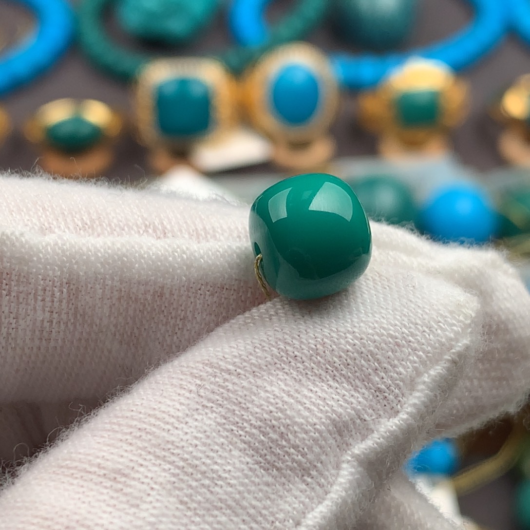 绿松石未镶嵌绿松石8*8mm