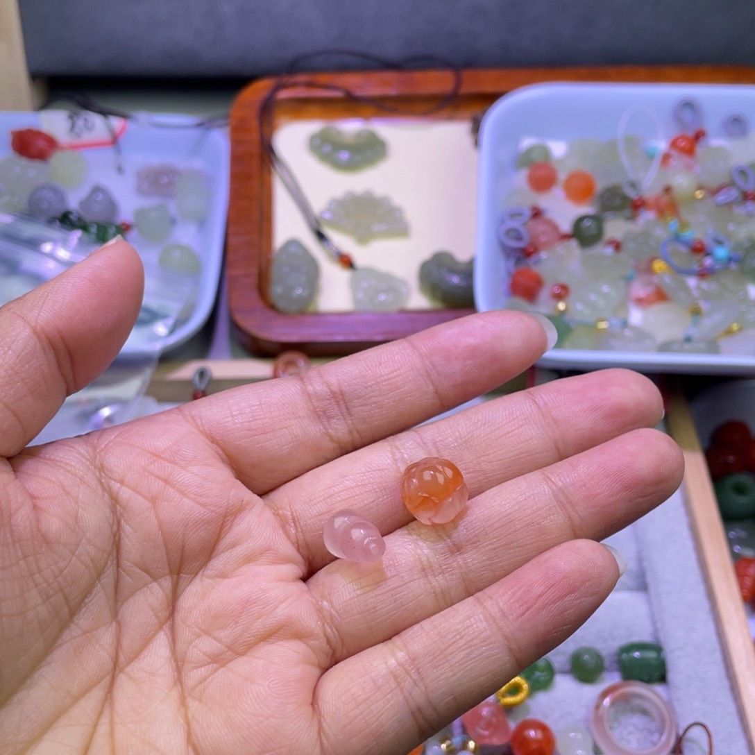 南红玛瑙配饰合金手****1