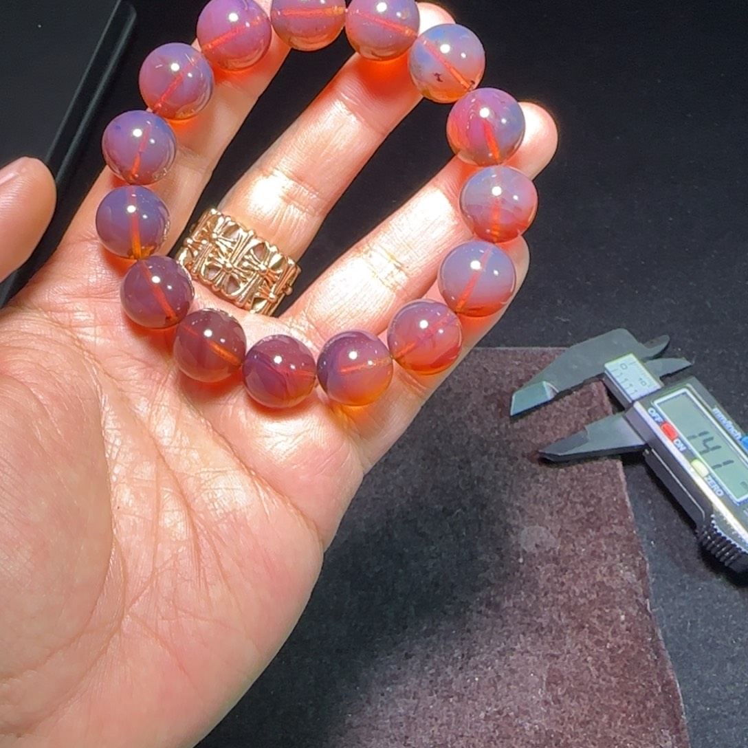 琥珀未镶嵌裸石琥珀