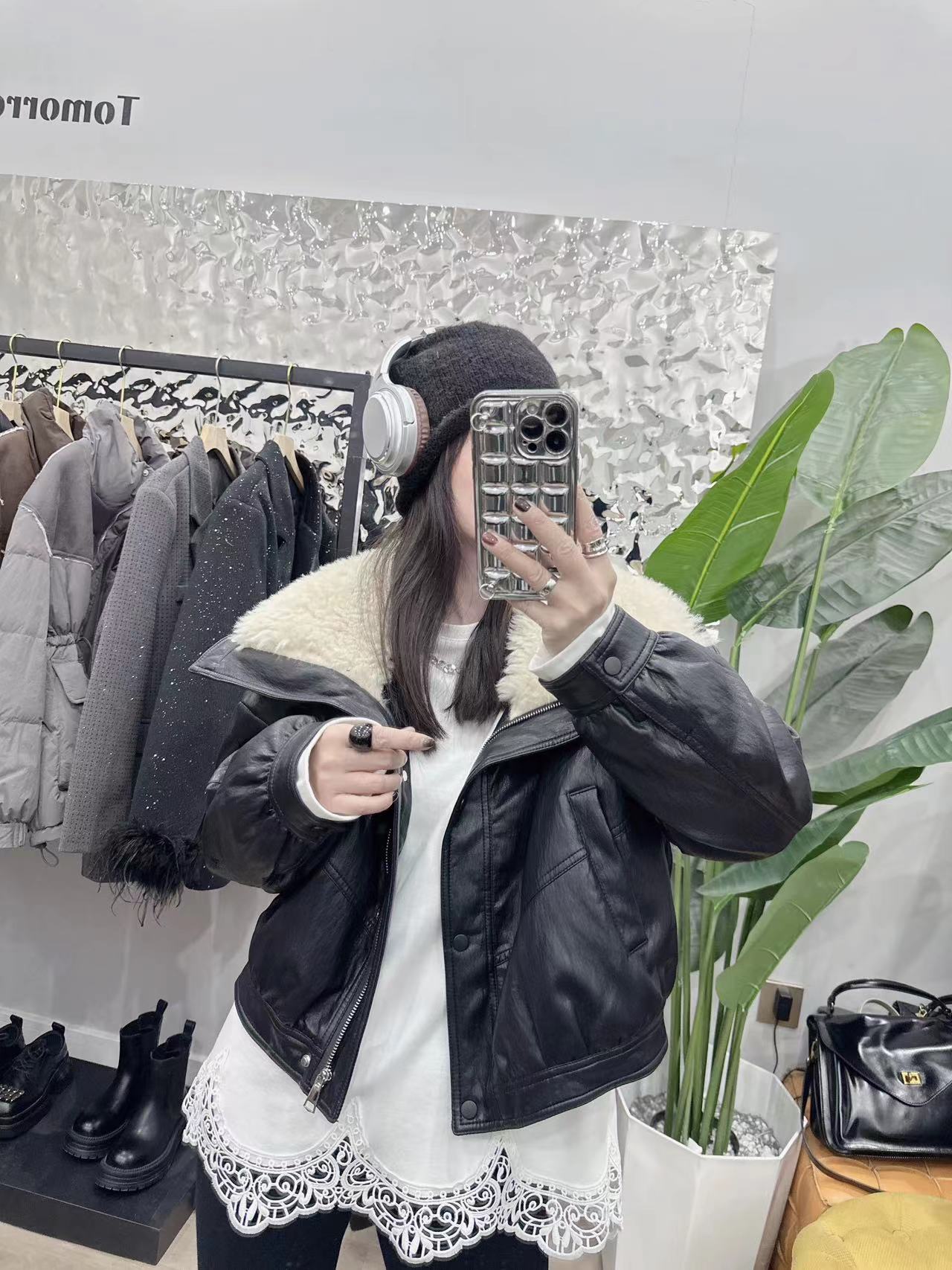  欧货时尚洋气酷飒风毛毛大翻领皮衣鸭鸭服茄克款外套女冬