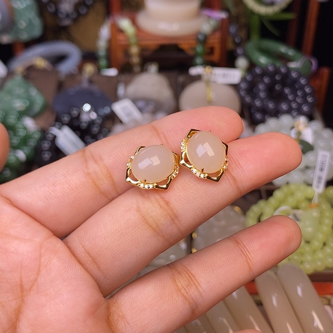 和田玉未镶嵌熟藕粉红粉银镶耳钉