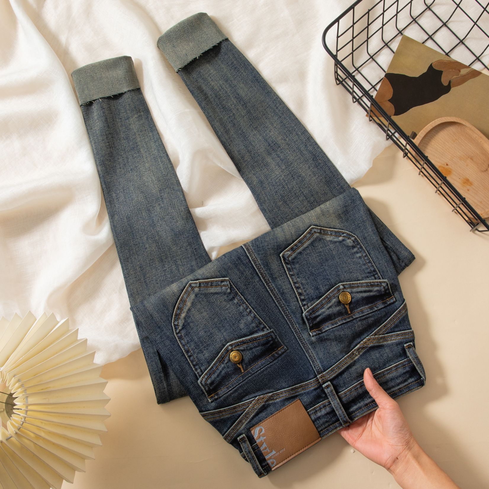 美式提臀加绒加厚高腰显瘦小脚牛仔裤女秋冬款个性显瘦铅笔牛仔裤