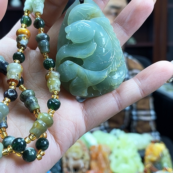 蛇纹石玉吊坠未镶嵌