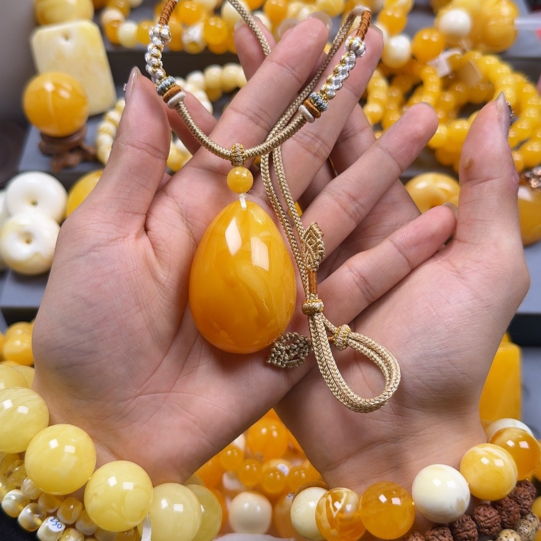 琥珀珠宝奇石未镶嵌水滴