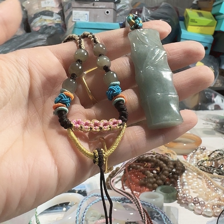 倔***草翡翠未镶嵌颈饰吊坠4704