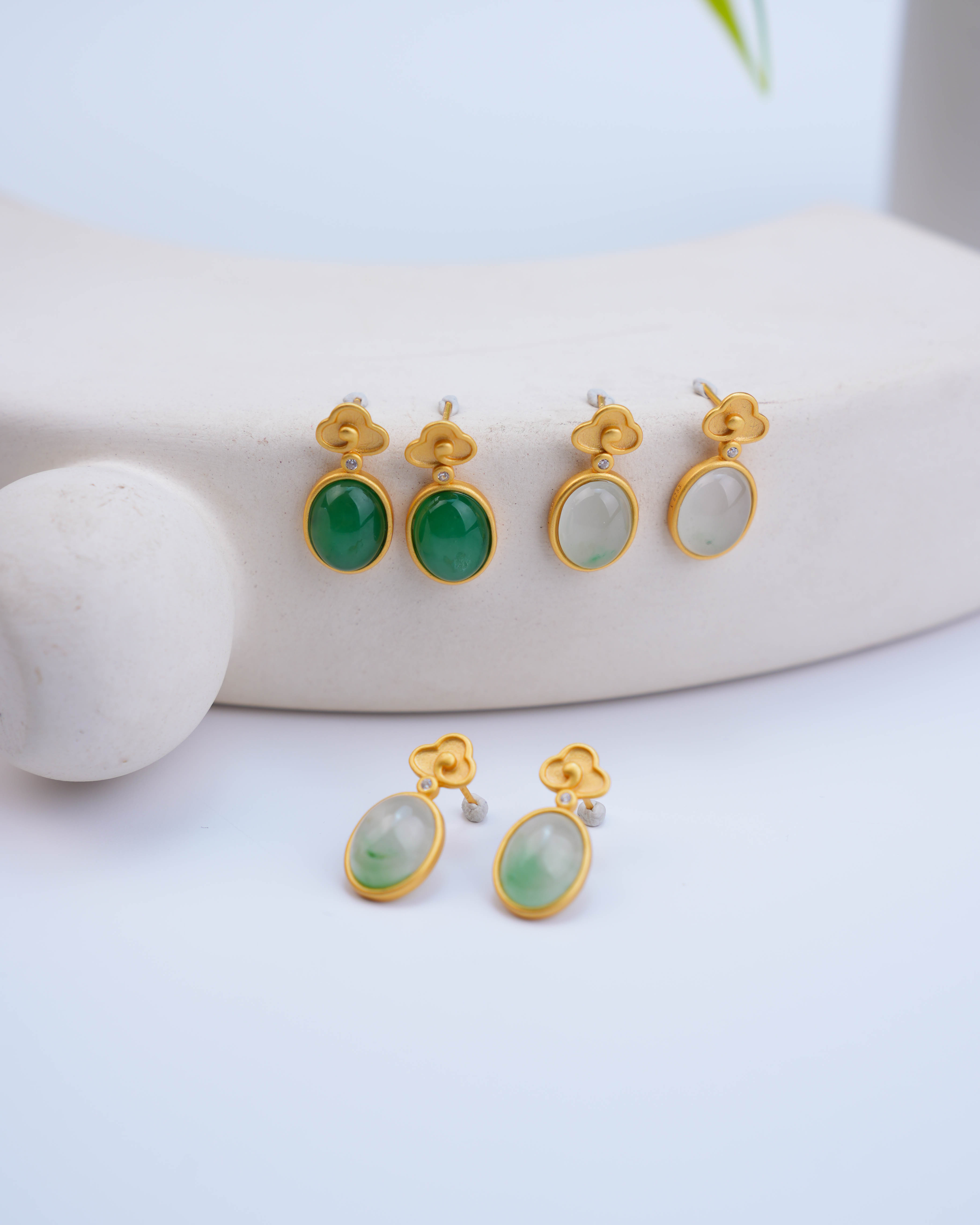 纯天然非洲翠 石英质玉冰底晴底精美耳饰  多样性发其一