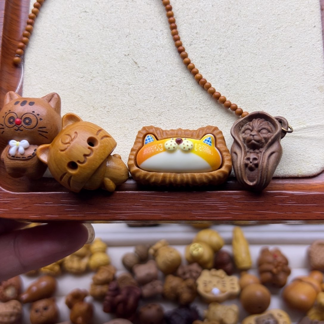 ****࿐大叶紫檀（黑酸枝木类）