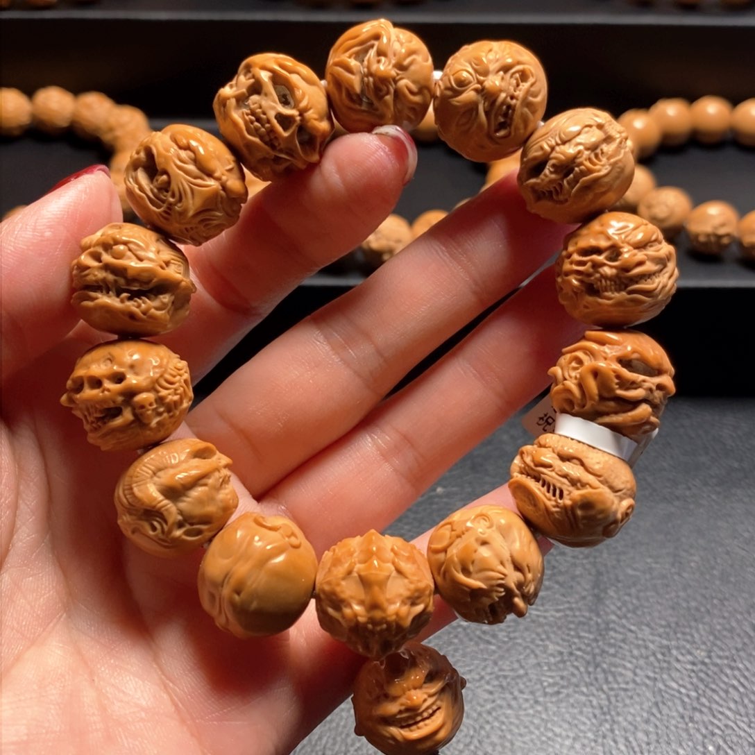 猴头核桃手串来****子向死而生