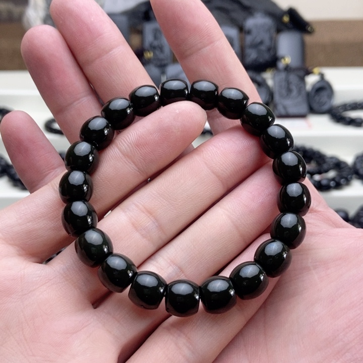 未镶嵌手链和田玉（青玉）黑青卡10直切手串细料