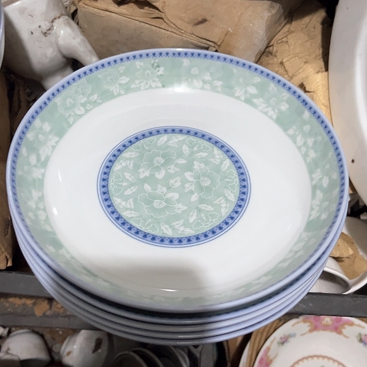 缸釉下彩小菊花汤盘