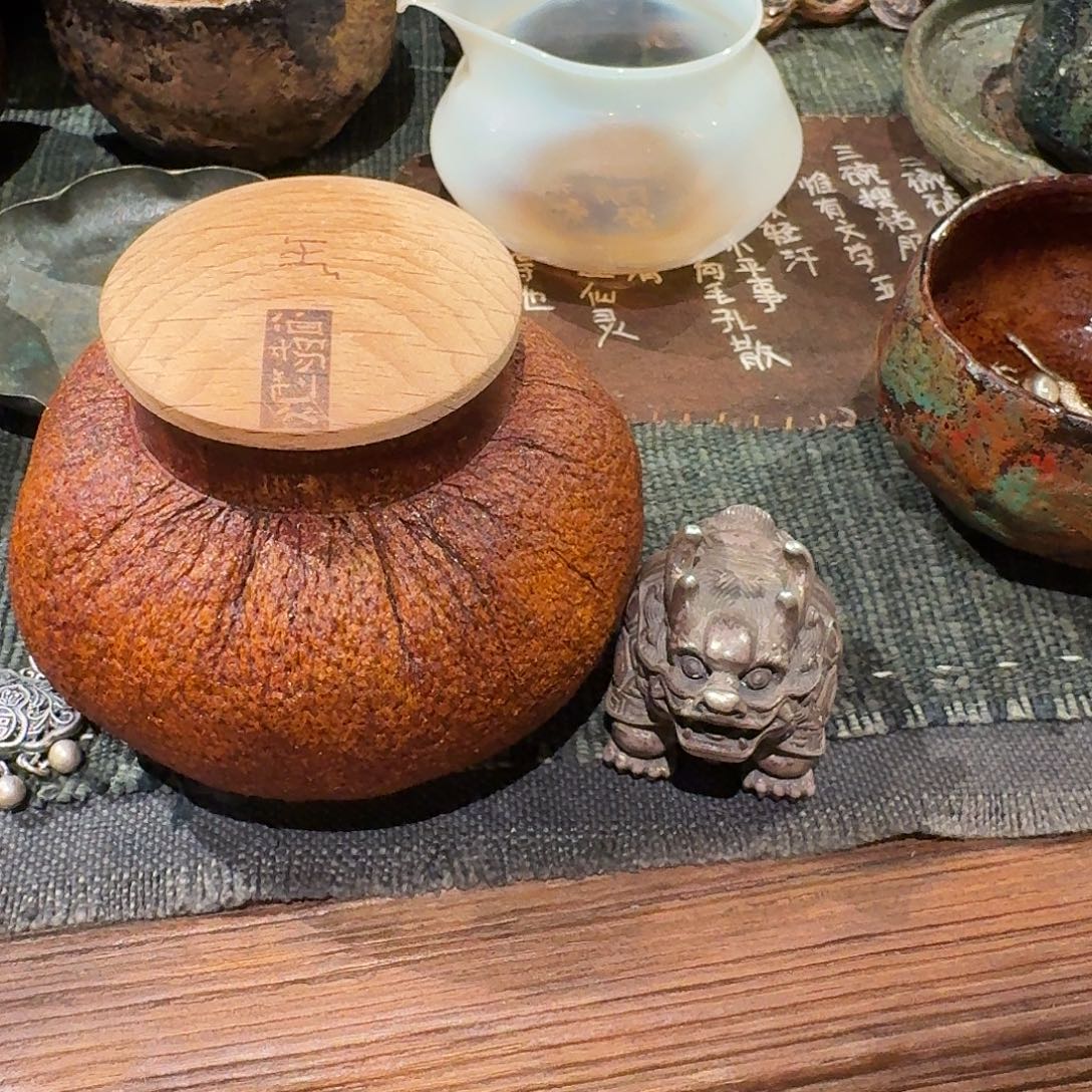 薇***城银茶宠龙龟随柚子罐。