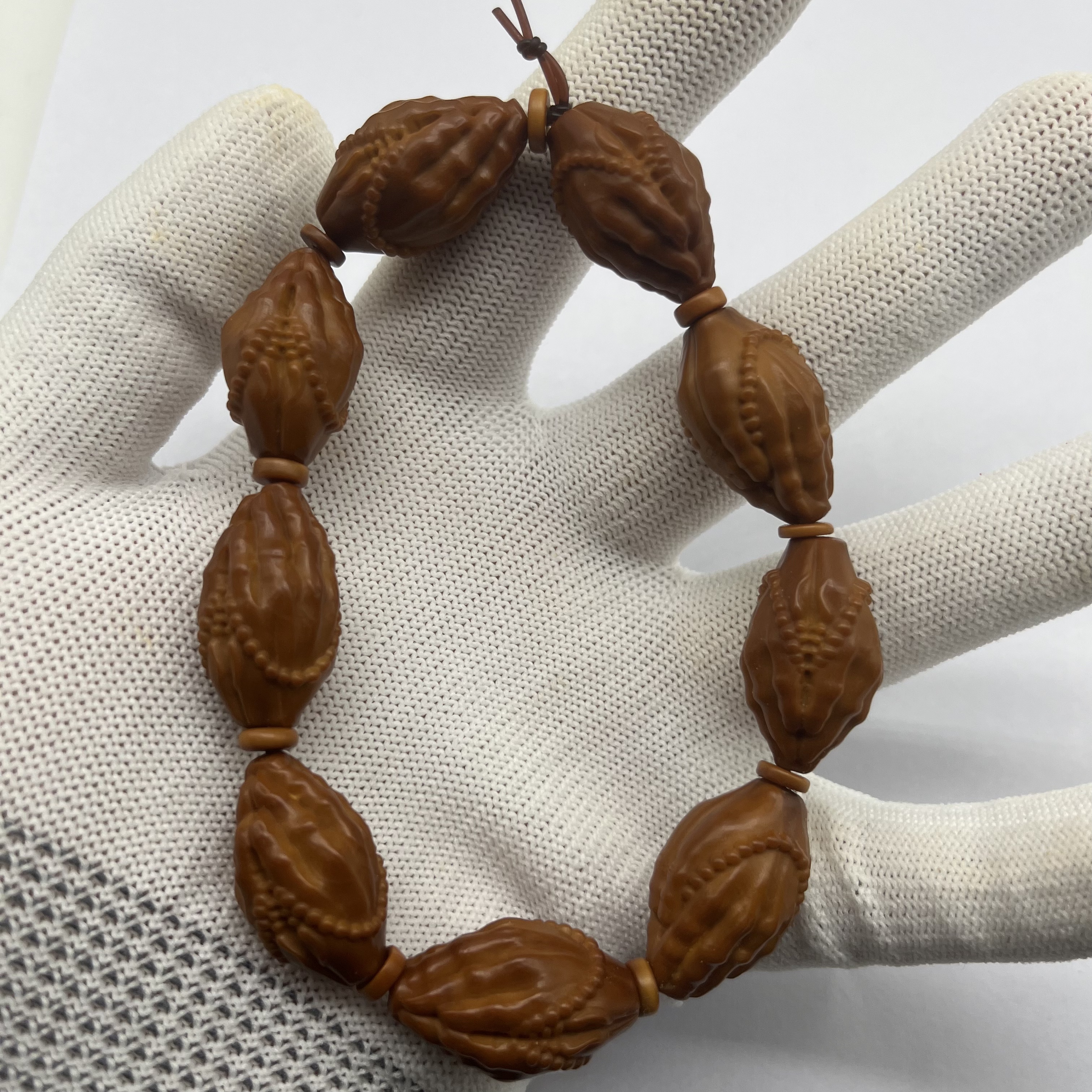 A2 橄榄核雕佛手单圈不规则 A612（配A2礼盒套装）