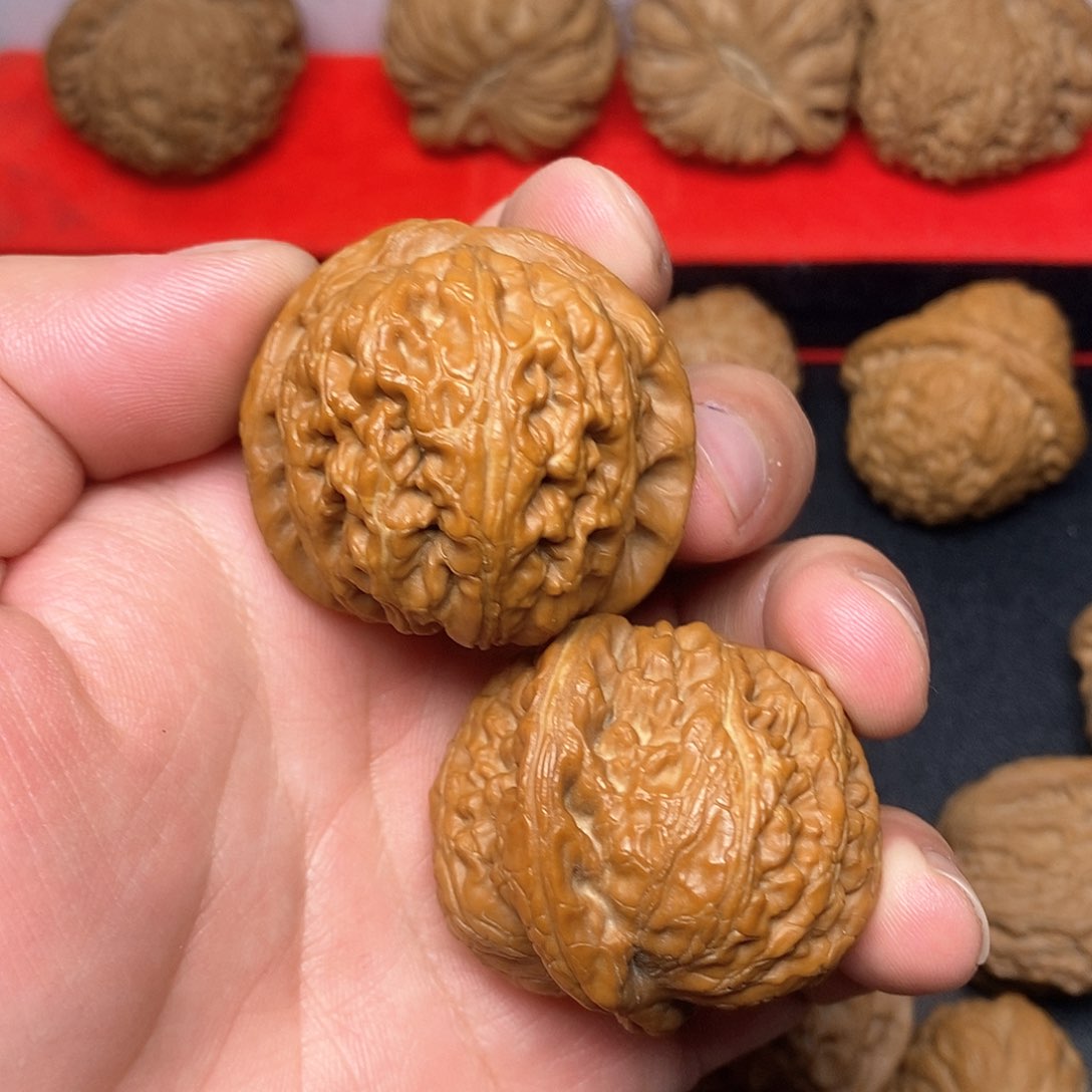 文玩核桃把件你***?40元宝