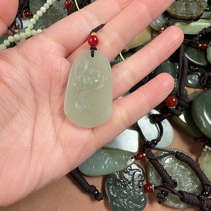 和田玉颈饰未镶嵌