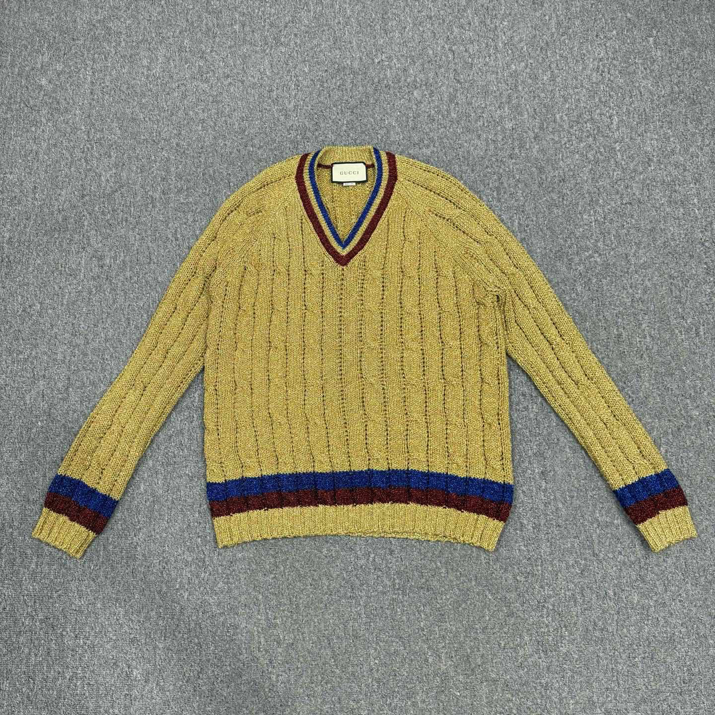 99新 GUCCI/古驰 15941445 nz Gucci古驰 金色v领毛衣 M码99新