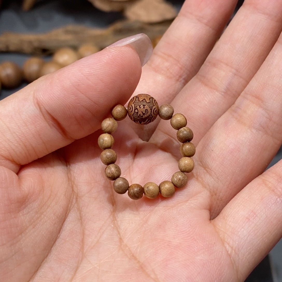 檀香木其他微瑕戒指0.4