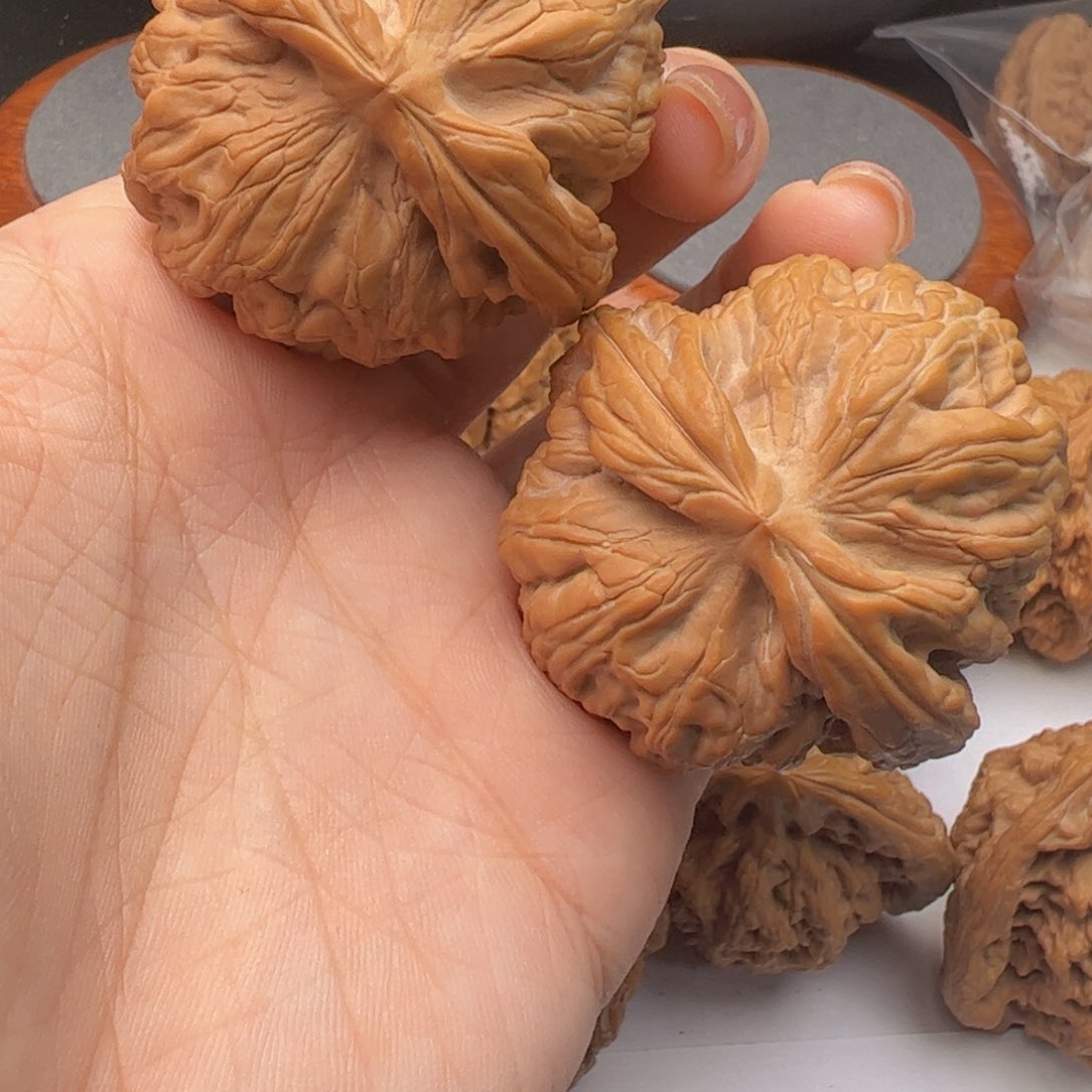 文玩核桃吊坠红锦鲤45