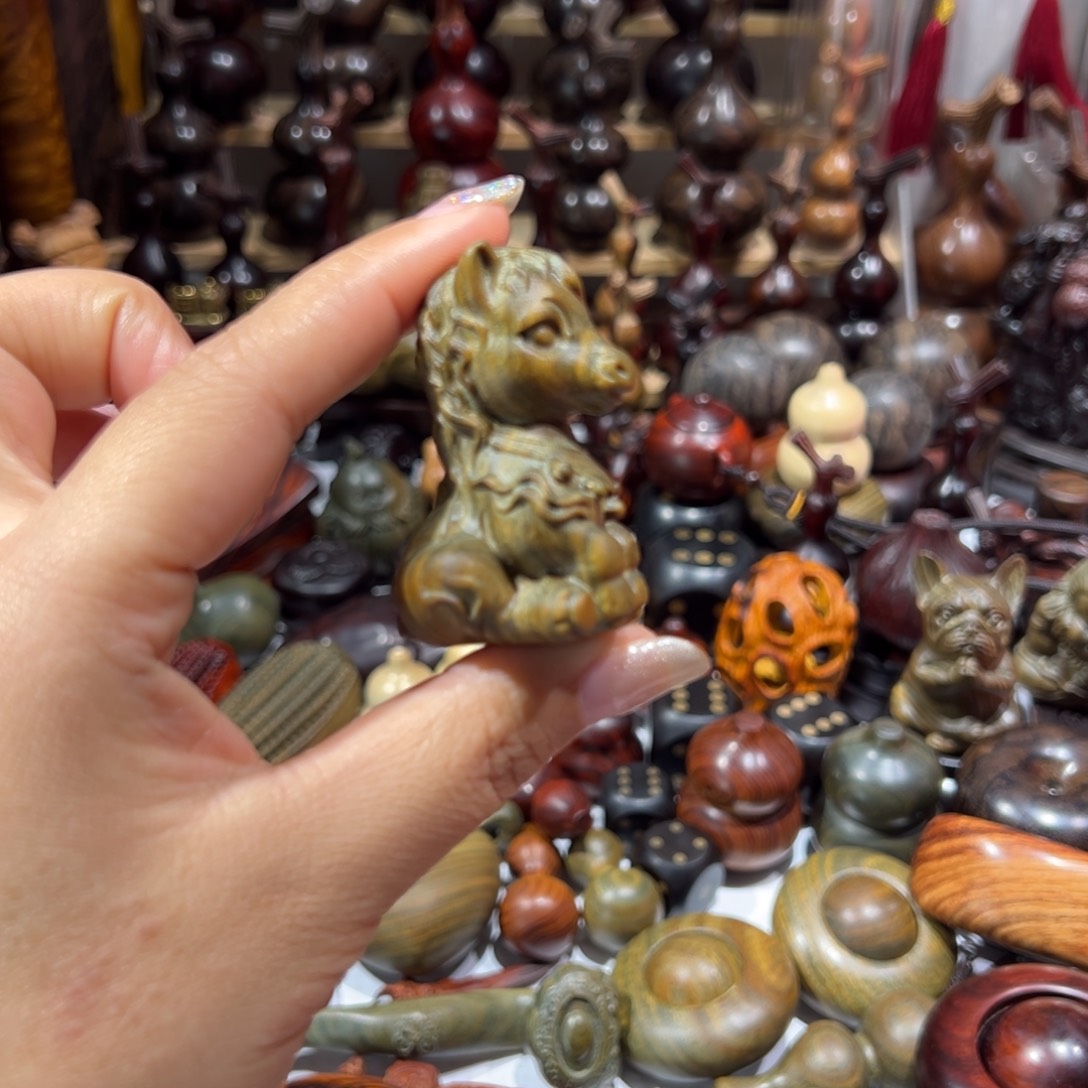 王***瑶维腊木（绿檀）绿檀绿檀绿檀马