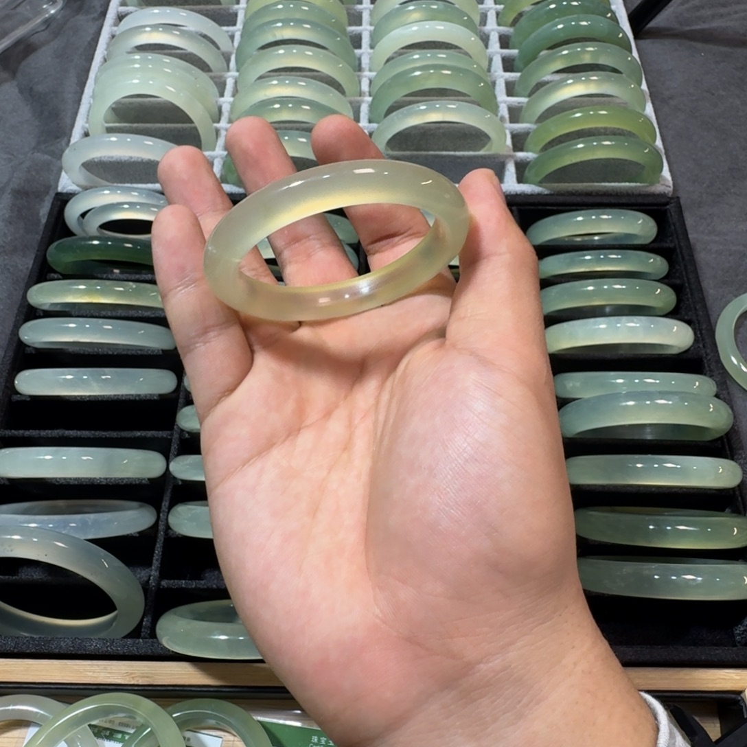 暴***驴蛇纹石玉未镶嵌手镯